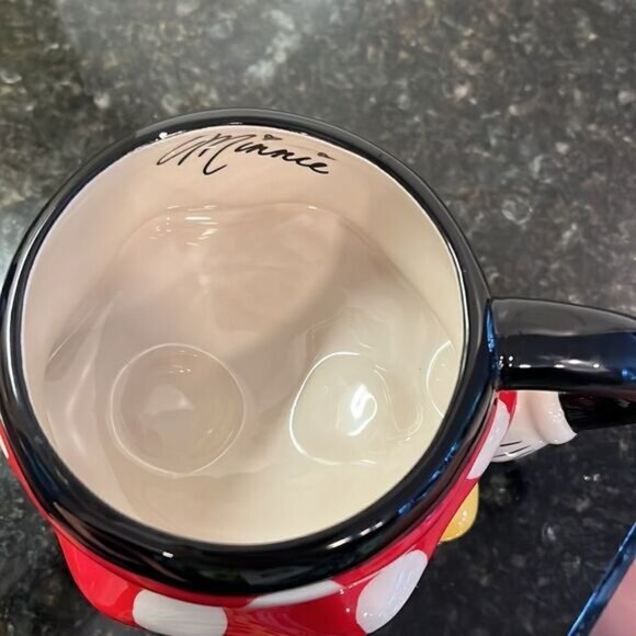 AUTHENTIC WALT DISNEY WORLD MINNIE MOUSE PORCELAIN COFFEE CUP MUG THEME Park - Picture 3 of 9